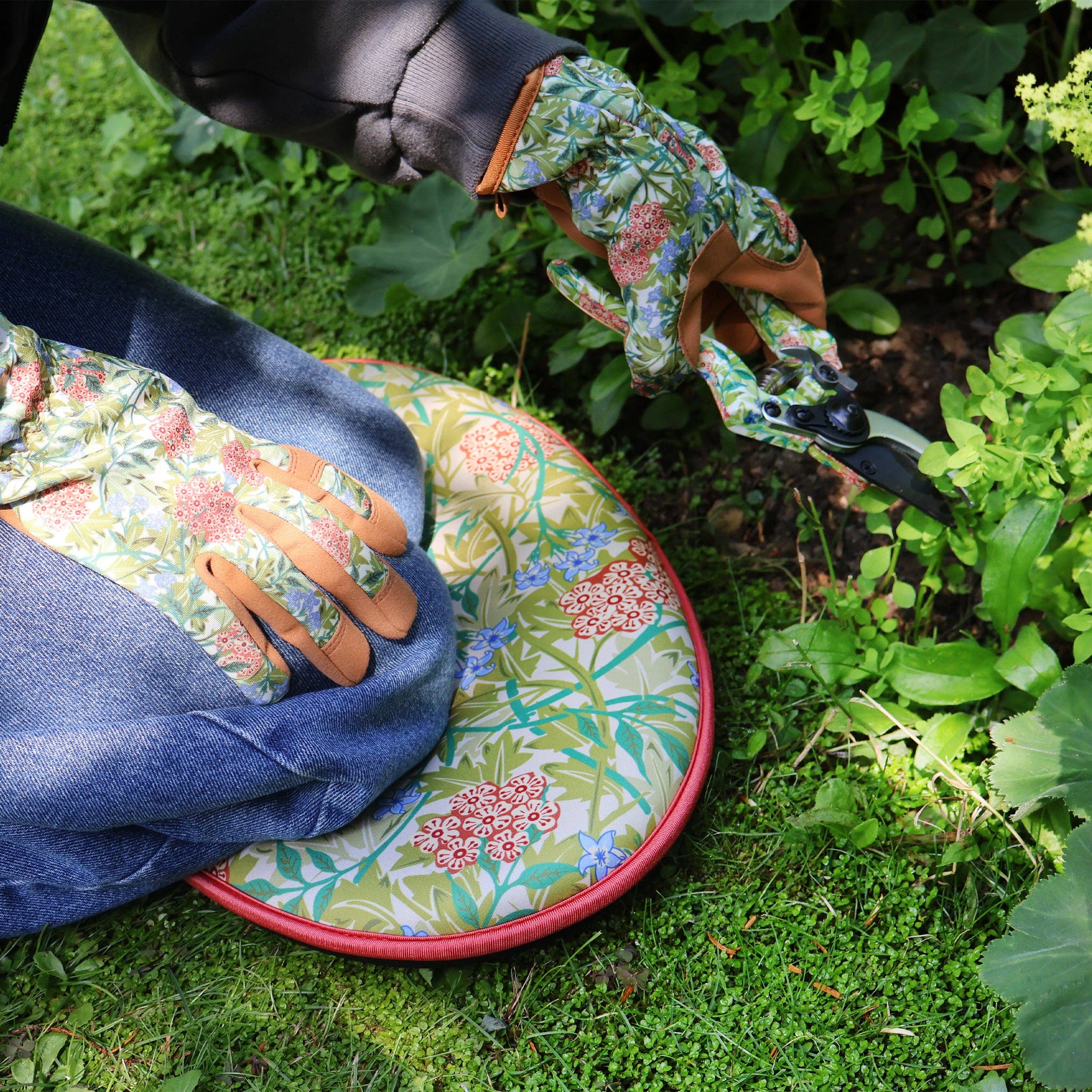 Orange Grove Garden Kneeler - William Morris Design - Padded Memory Foam