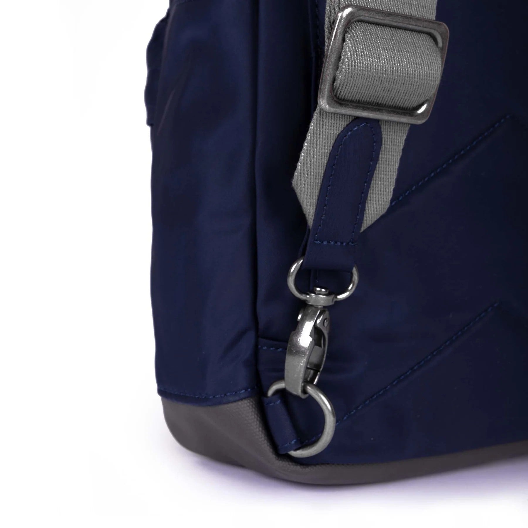 Roka Willesden B Midnight Recycled Nylon Large
